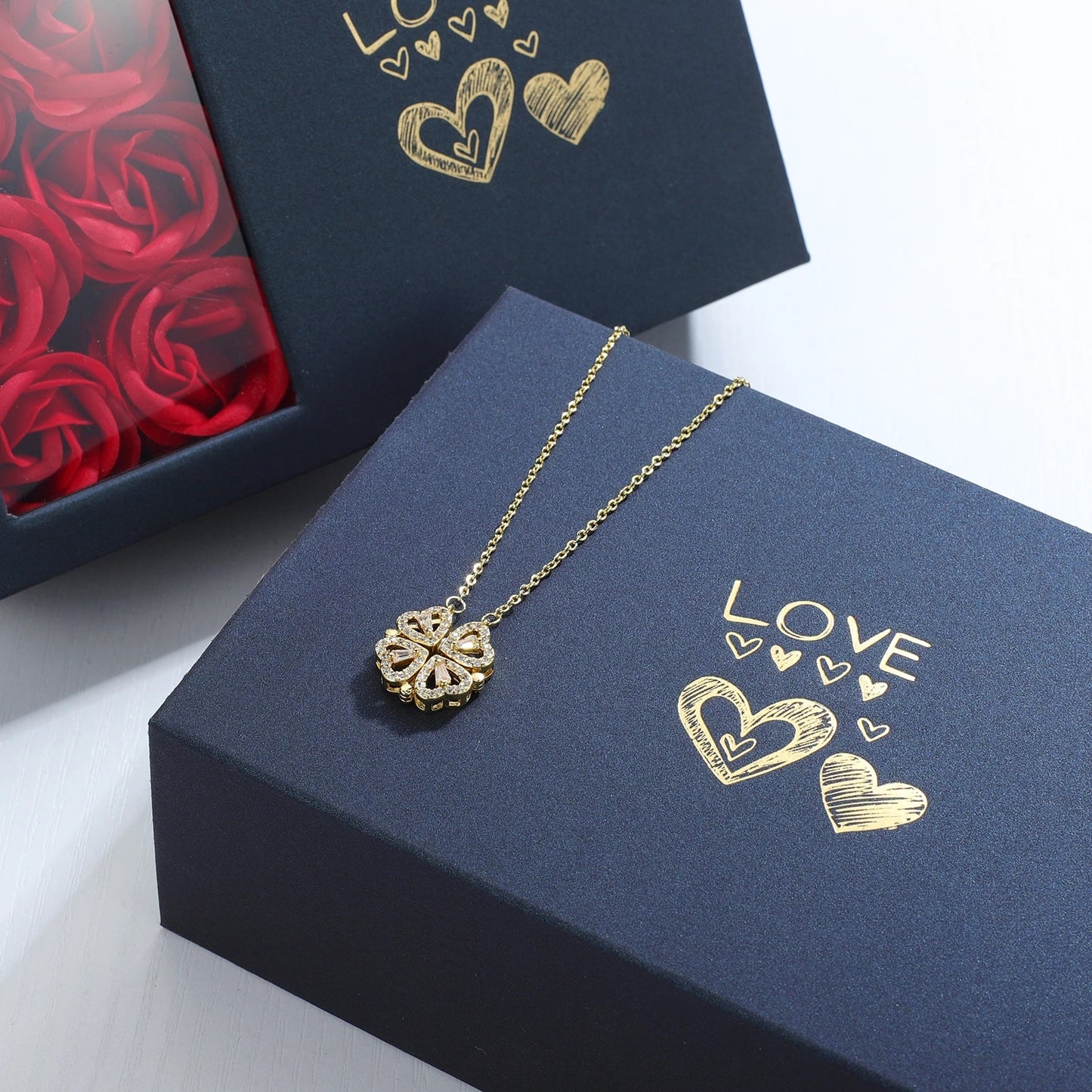 6Rose Blue Gift Box With Four-leaf Grass Necklace